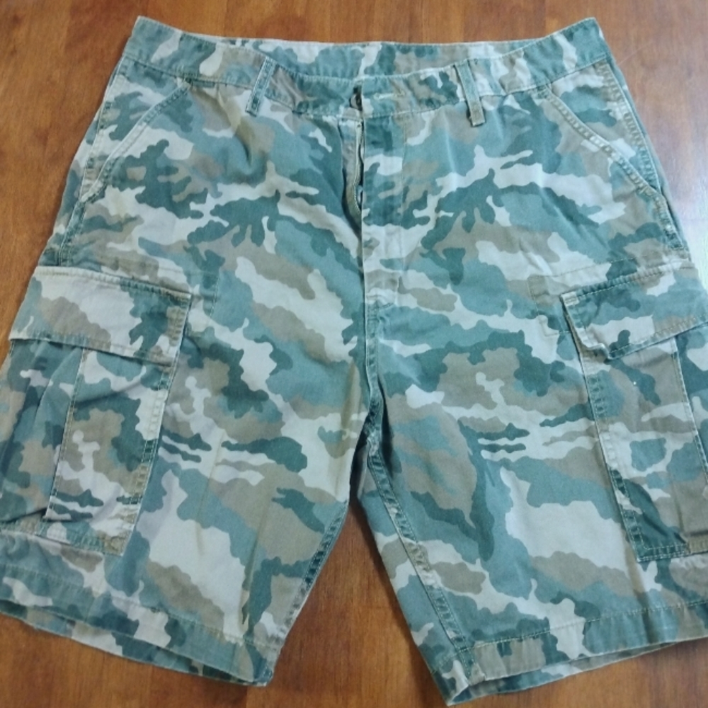 Levi's Camo Cargo Shorts